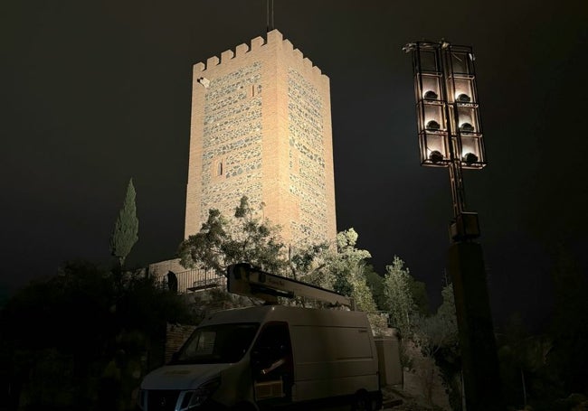 Imagen de la torre de La Fortaleza con la nueva iluminación nocturna con tecnología LED.