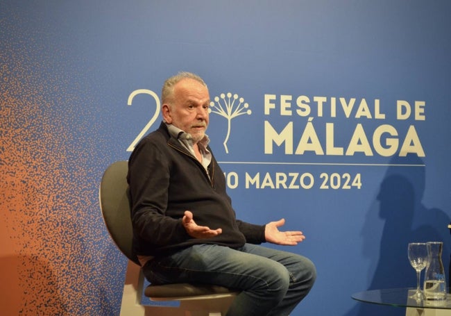 Marcelo Piñeyro durante el encuentro con Juan Antonio Vigar.