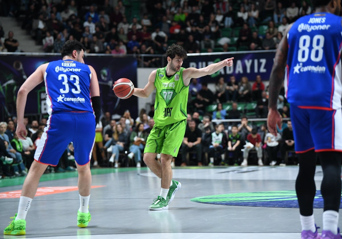 El Tofas rozó el triunfo ante el Efes.