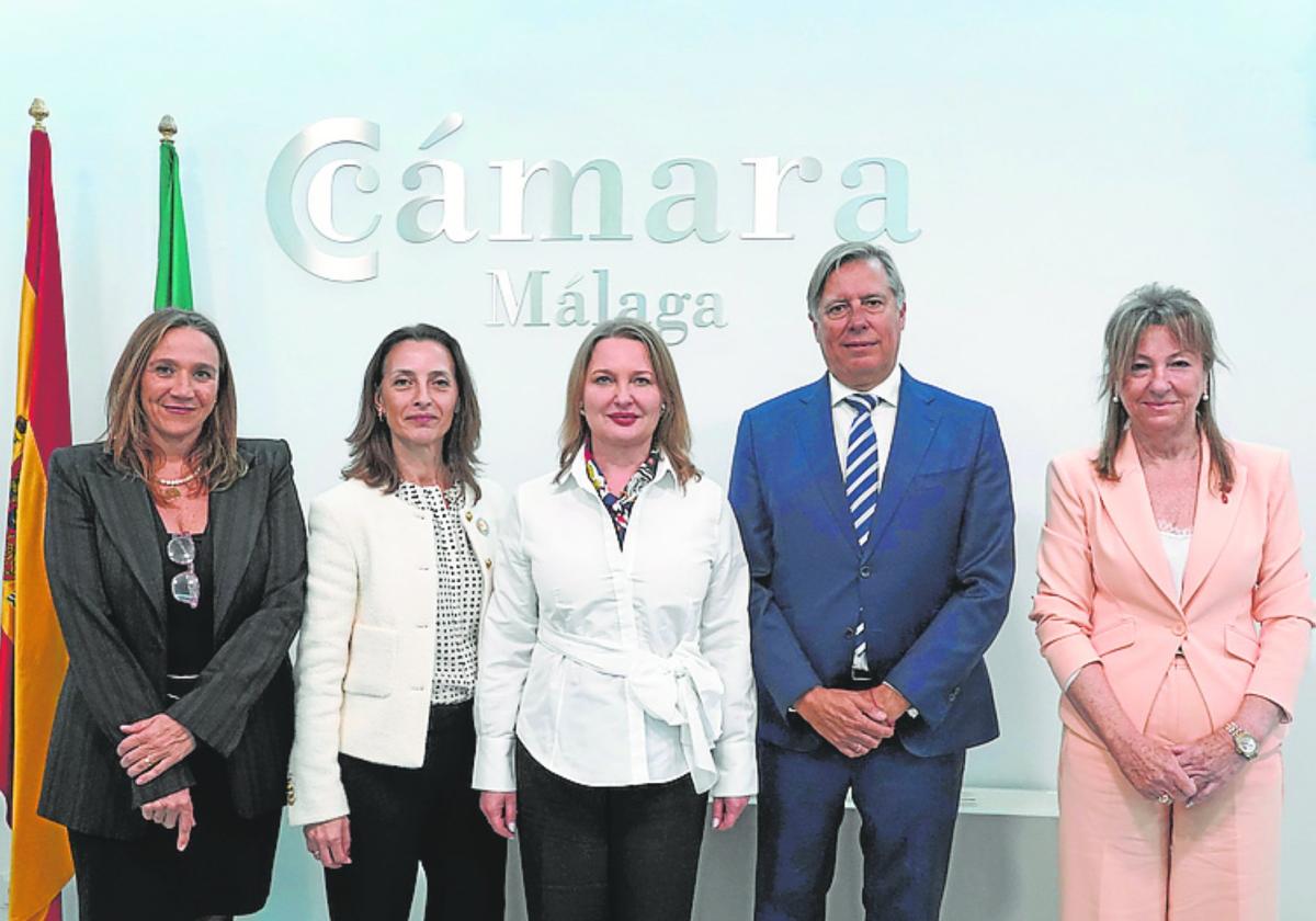 Foto de familia del encuentro en la Cámara.