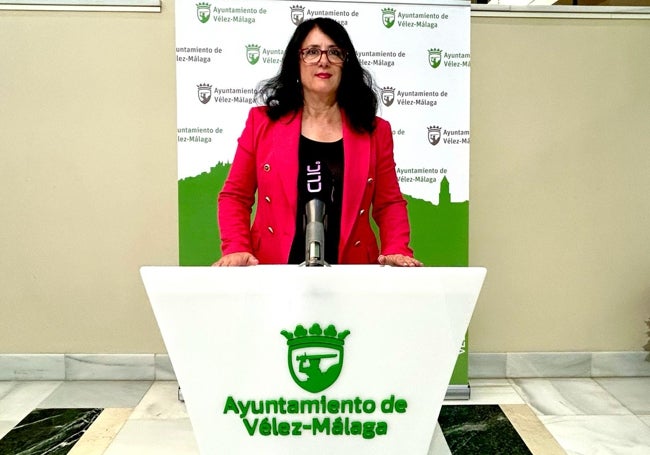 La concejal de Cultura de Vélez-Málaga, Alicia Ramírez, en la presentación.