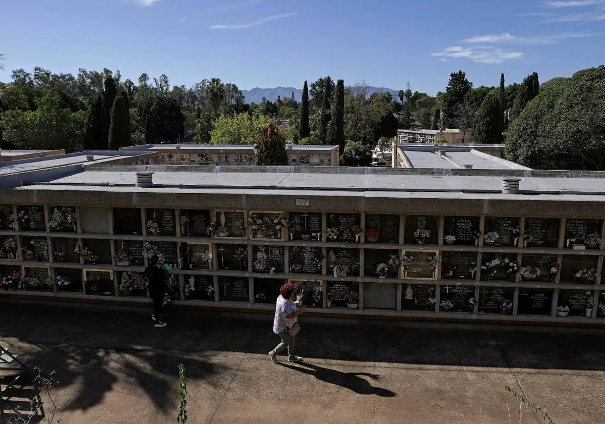 La zona de nichos en el cementerio San Gabriel.