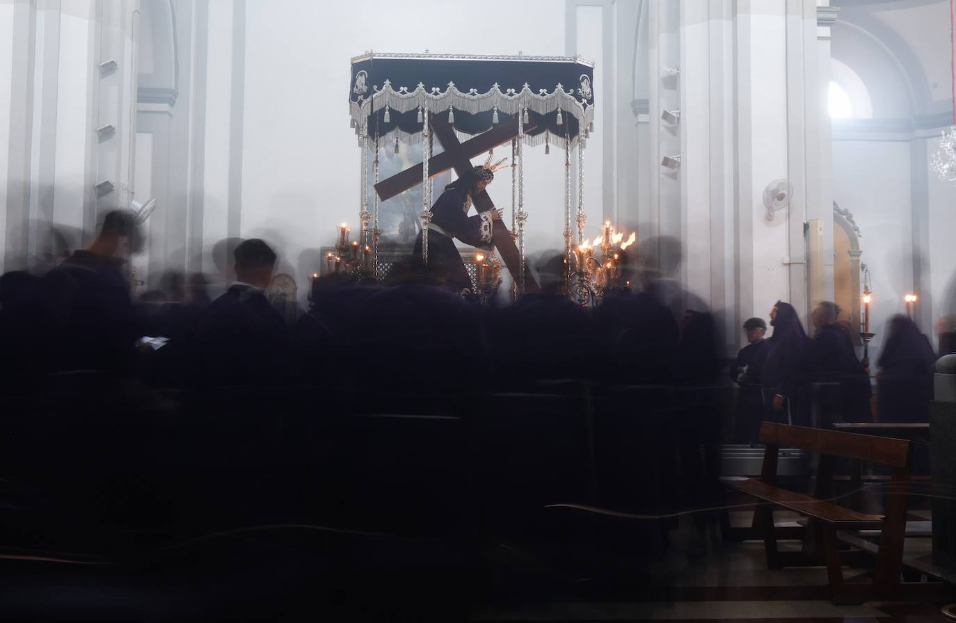 Confraternidad del Nazareno de la Llaga en el Hombro en la Trinidad.