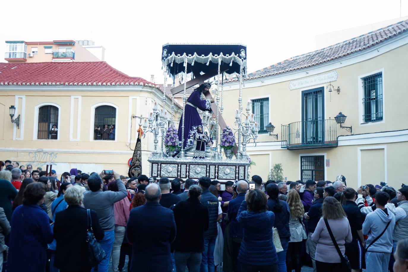 Confraternidad del Nazareno de la Llaga en el Hombro en la Trinidad.