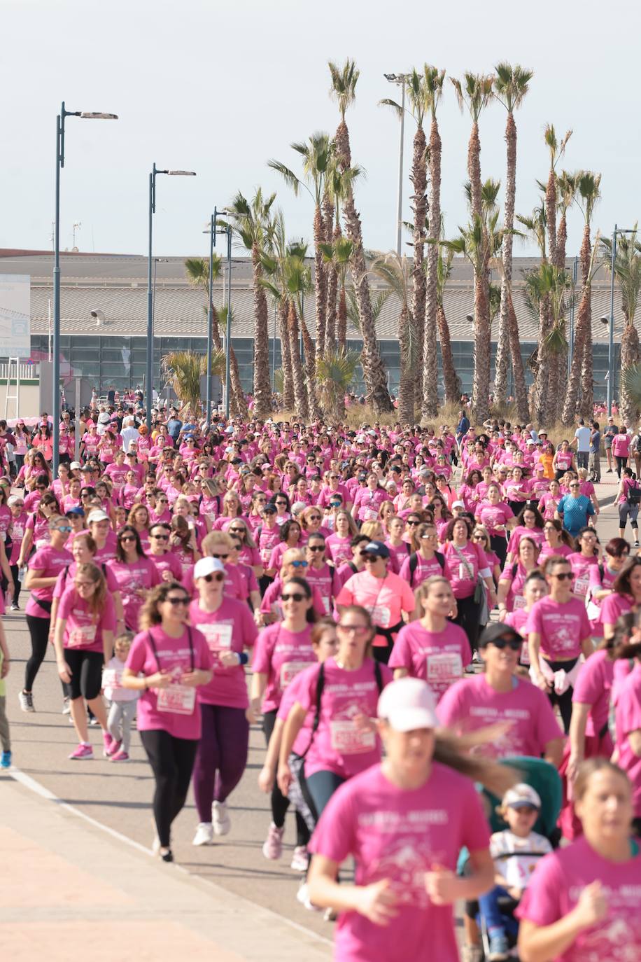 Las mejores imágenes de la Carrera de la Mujer Málaga 2024