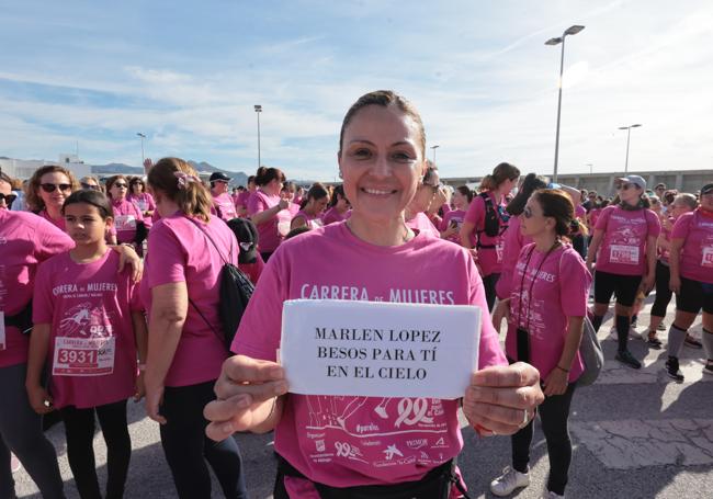 Mélida Fuentes acude a la carrera en memoria de su amiga Marlen, que murió de cáncer.