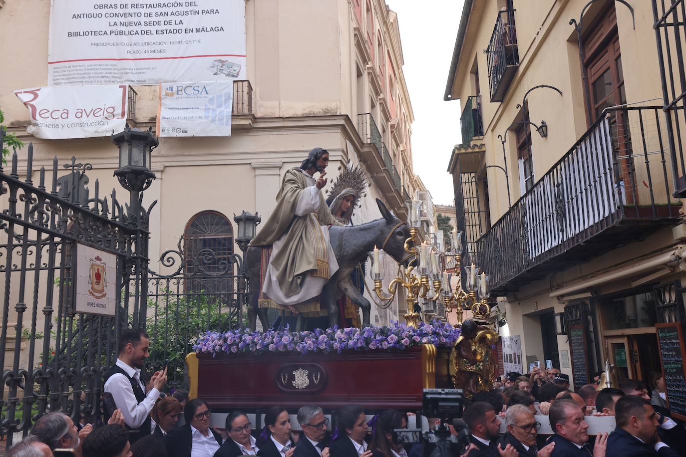 Traslado de Nuestro Padre Jesús a su Entrada en Jerusalén, María Santísima del Amparo y San Juan Evangelista (Pollinica).