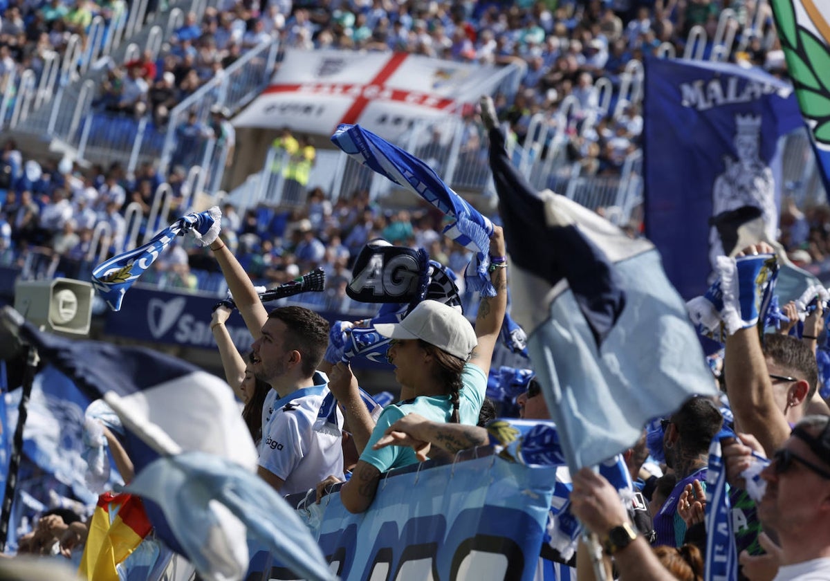 Aficionados malaguistas, en el duelo del domingo en La Rosaleda.