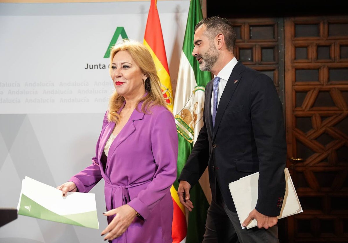 Carolina España y Ramón Fernández-Pacheco, ayer tras el Consejo de Gobierno.