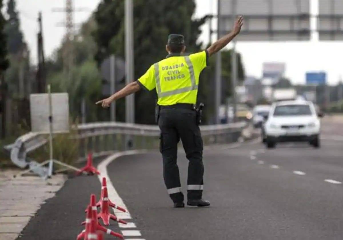 Prisión para dos guardias civiles que ordenaron a tres jóvenes desnudarse por completo en un control de tráfico