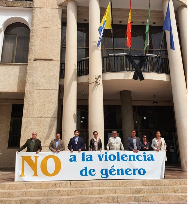 Minuto de silencio a las puertas del Ayuntamiento.