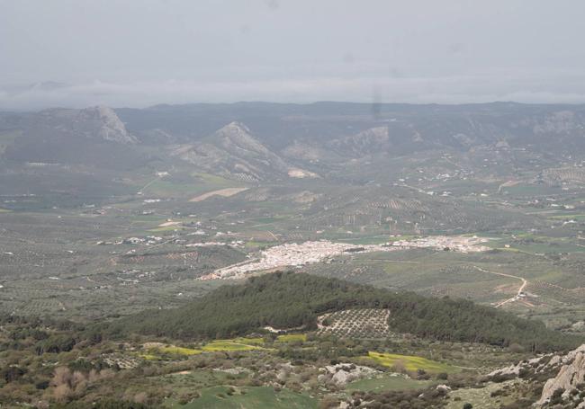 Según se va ascendiendo se va viendo mejor vista de Villanueva del Rosario