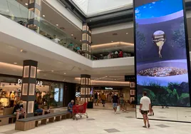 Imagen del interior del centro comercial de Vélez-Málaga.