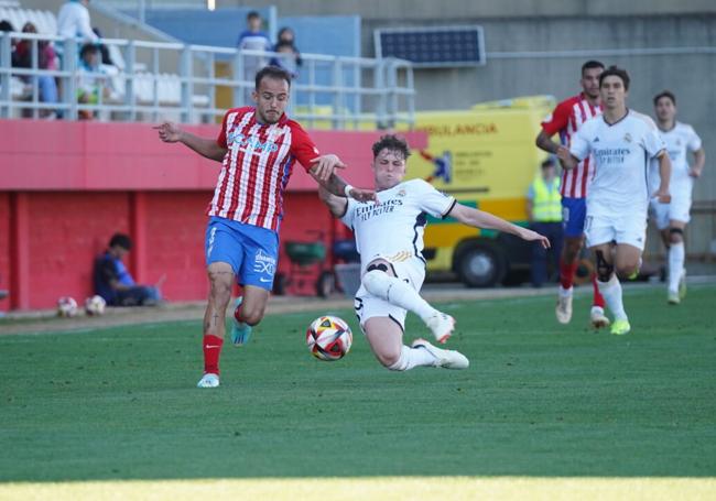 El malagueño Rafa Roldán, lateral derecho del Algeciras.