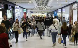 Los festivos de Semana Santa se podrá ir de compras en Málaga.