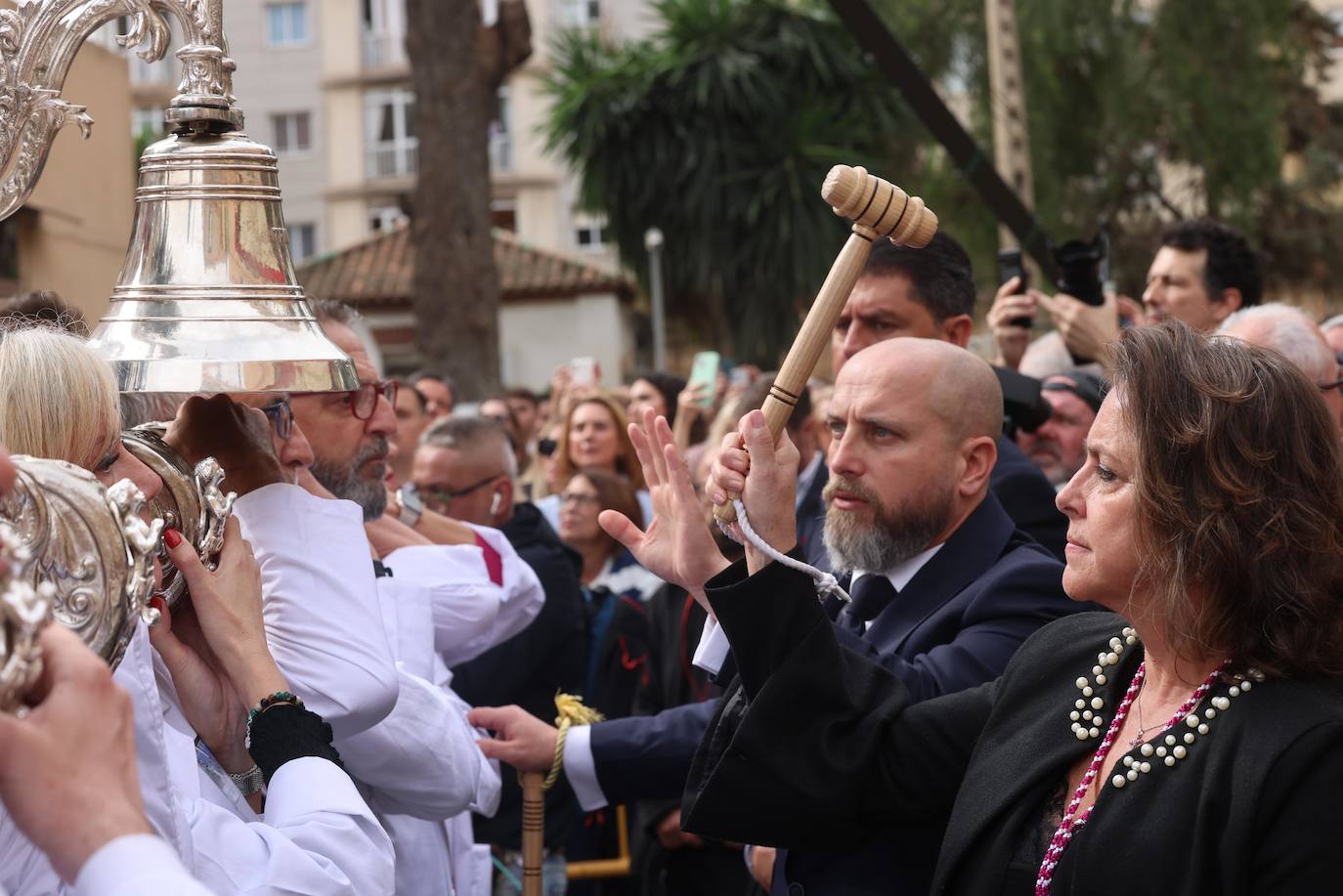 Las mejores fotos de la Misa del Alba y del traslado del Cautivo 2024