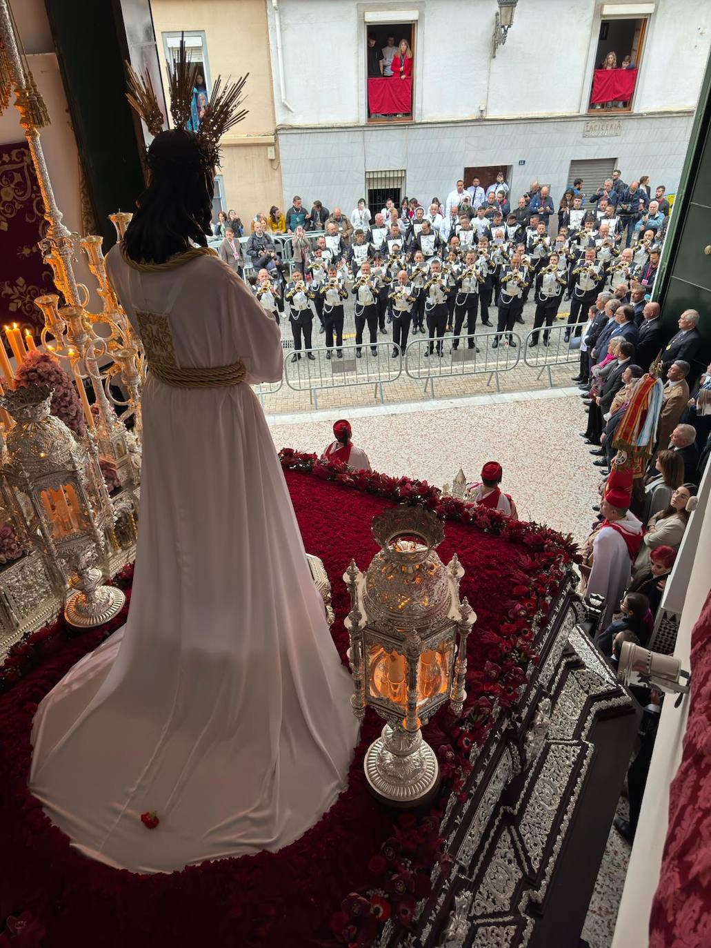 Cofradía de Nazarenos de Nuestro Padre Jesús Cautivo y María Santísima de la Trinidad.