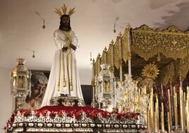 La imagen de Jesús Cautivo y la Virgen de la Trinidad, esta tarde, en su trono procesional.