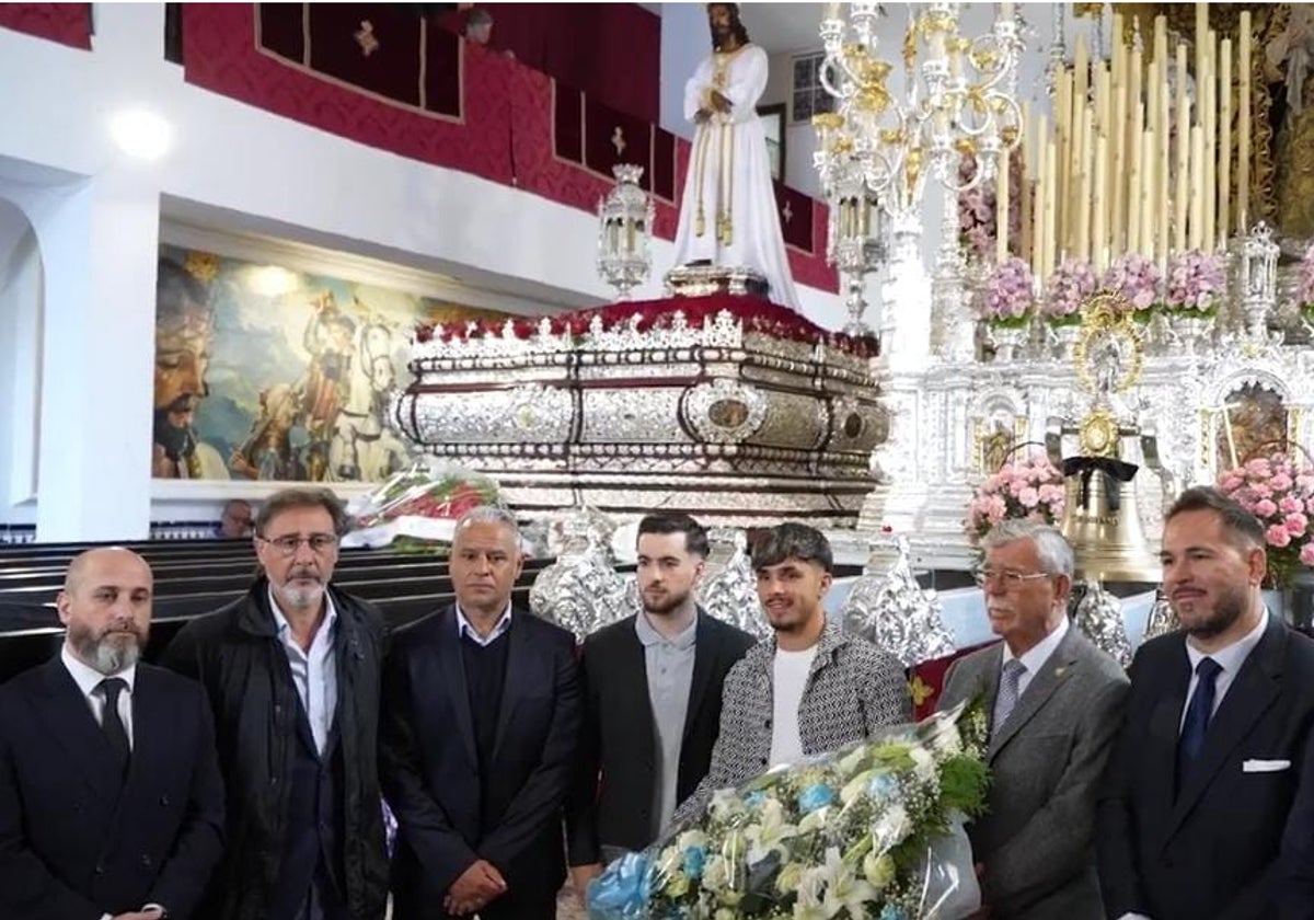 El Málaga realiza una ofrenda al Cautivo y al Rocío