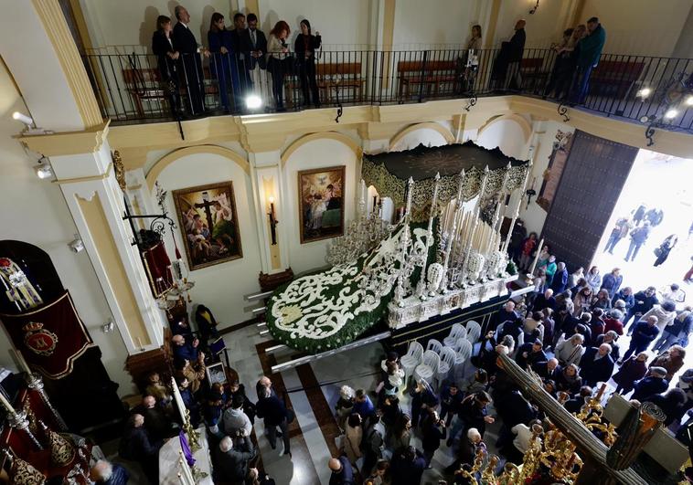 El manto de flores de las Penas, la Estrella de la mañana como principal protagonista