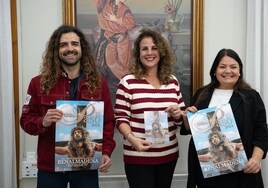 La concejal junto a la directora de El Paso y el intérprete de Jesús de Nazaret.