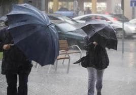 El paso de la borrasca Nelson deja avisos por lluvia, viento y oleaje este Jueves Santo en Andalucía