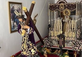 Los sagrados titulares de Real Venerable y Muy Antigua Hermandad y Cofradía de Nuestro Padre Jesús Nazareno y María Santísima de las Lágrimas de Campillos en el interior de la casa hermandad.