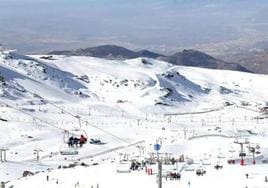 Cierran la estación de esquí de Sierra Nevada por las condiciones meteorológicas adversas