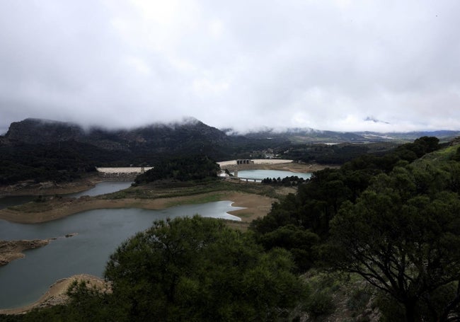 Vista aérea de los embalses que componen el sistema Guadalhorce.
