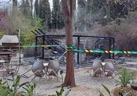 Un incendio calcina el quiosco-cafetería del Jardín Botánico de La Concepción