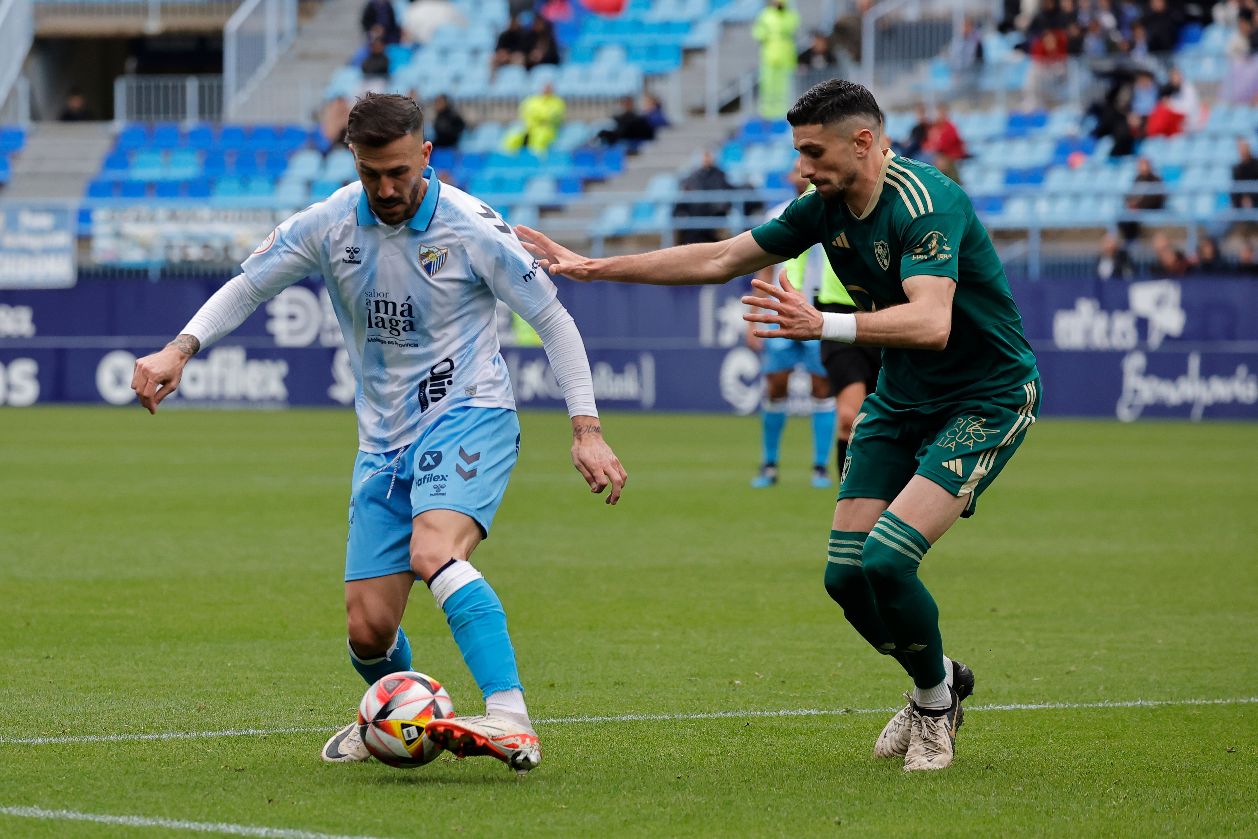 El Málaga-Linares, en fotos