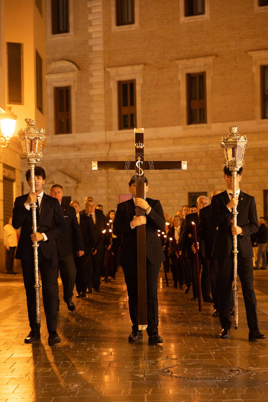 Huerto, Estudiantes y Sepulcro volvieron a sus sedes canónicas este Lunes de Pascua ante los fieles devotos que no quisieron perderse los últimos traslados de esta atípica Semana Santa