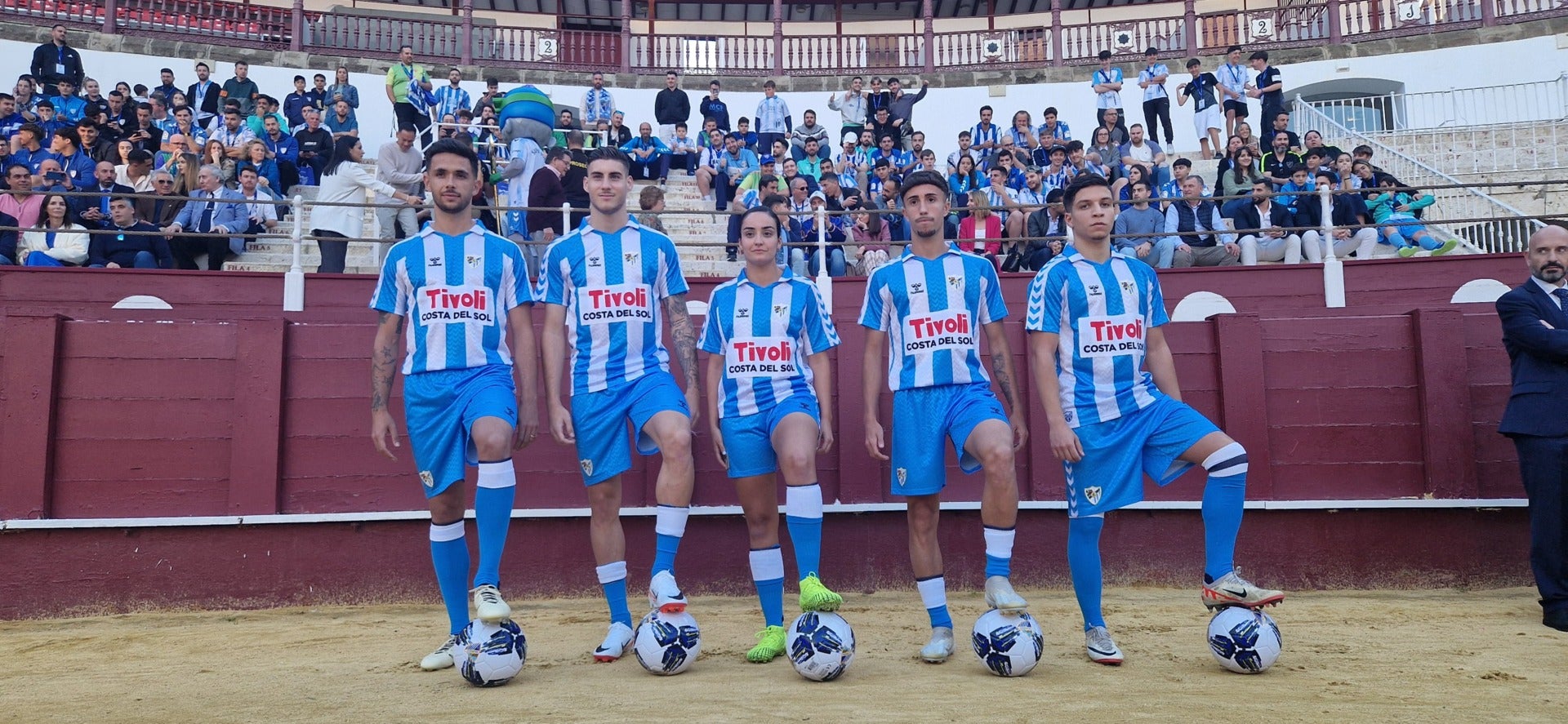 Vídeo: así es la nueva camiseta del Málaga para conmemorar el 120 aniversario