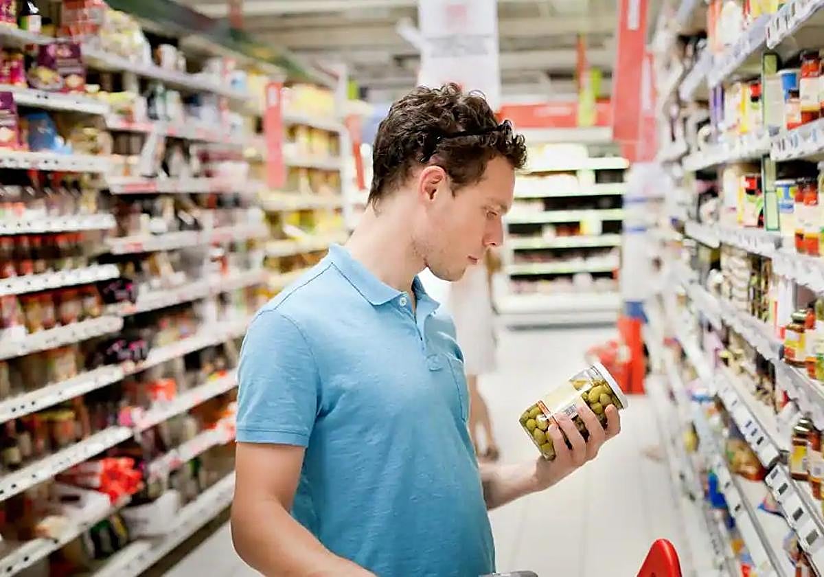 Consumo prevé la revisión del etiquetado de más de 1.000 alimentos en Andalucía en 2024