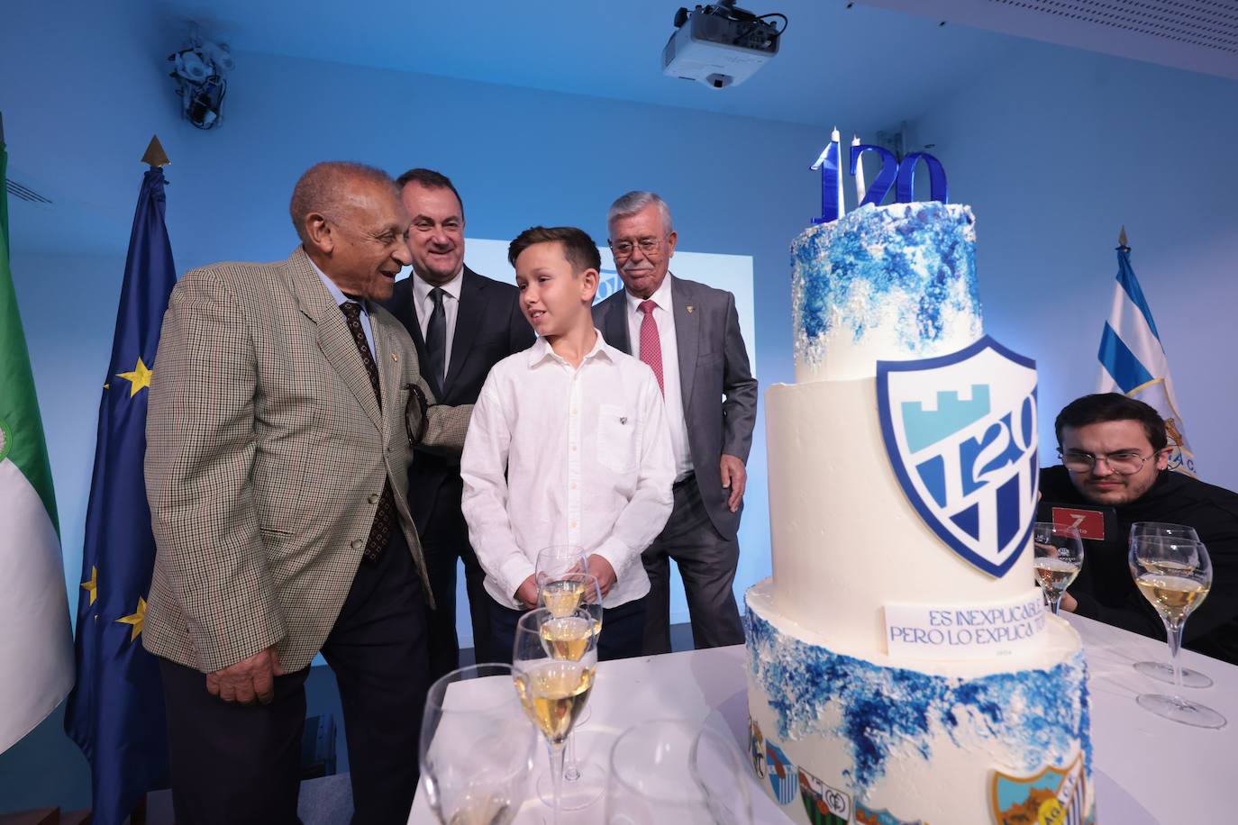 Presentación de la camiseta del Málaga para su 120 aniversario