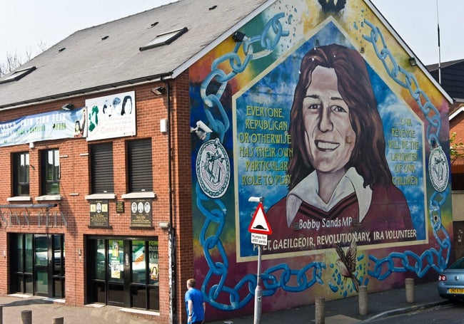 Los murales que relatan el pasado convulso de Belfast son otro reclamo.