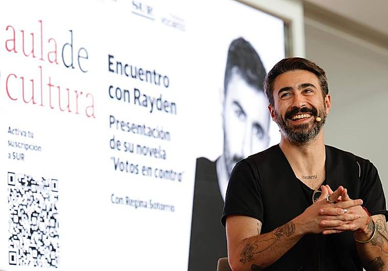 Rayden presenta su segunda novela en el Aula de Cultura de SUR
