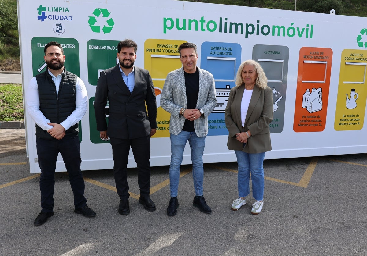 Acto de inauguración del nuevo punto limpio móvil, este viernes en Torrox.