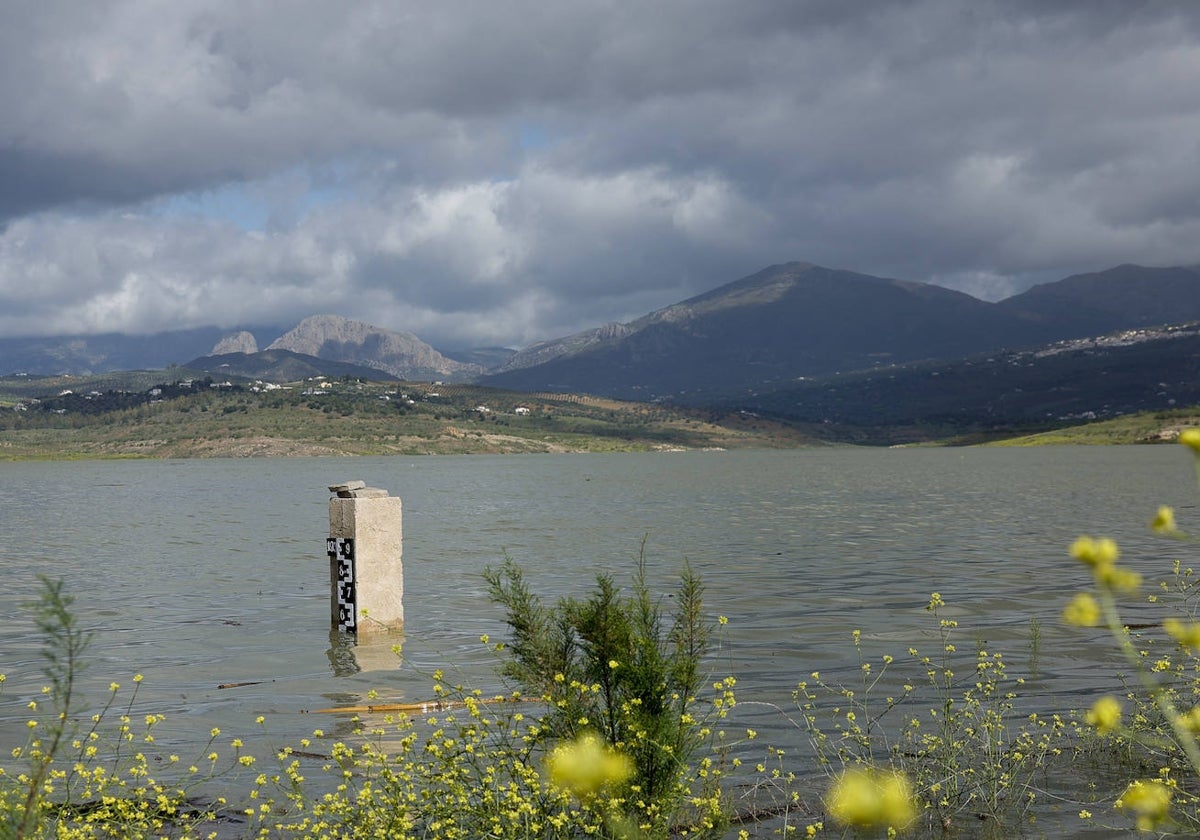 El embalse de La Viñuela ronda ya los 30 hectómetros cúbicos.