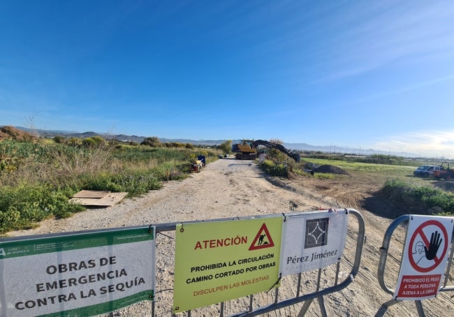 Cartelería y vallado en la zona de obras.