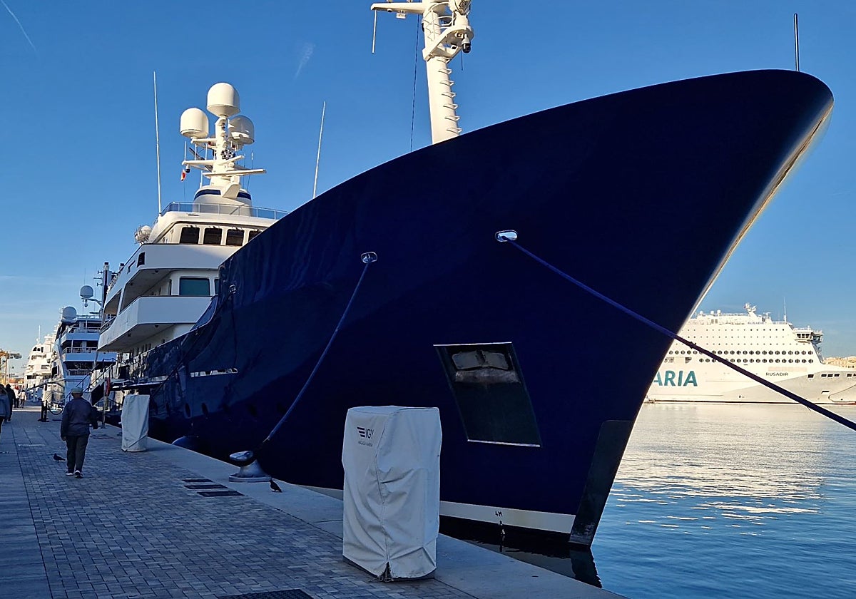 El yate 'Cupani', amarrado en la marina de Málaga.