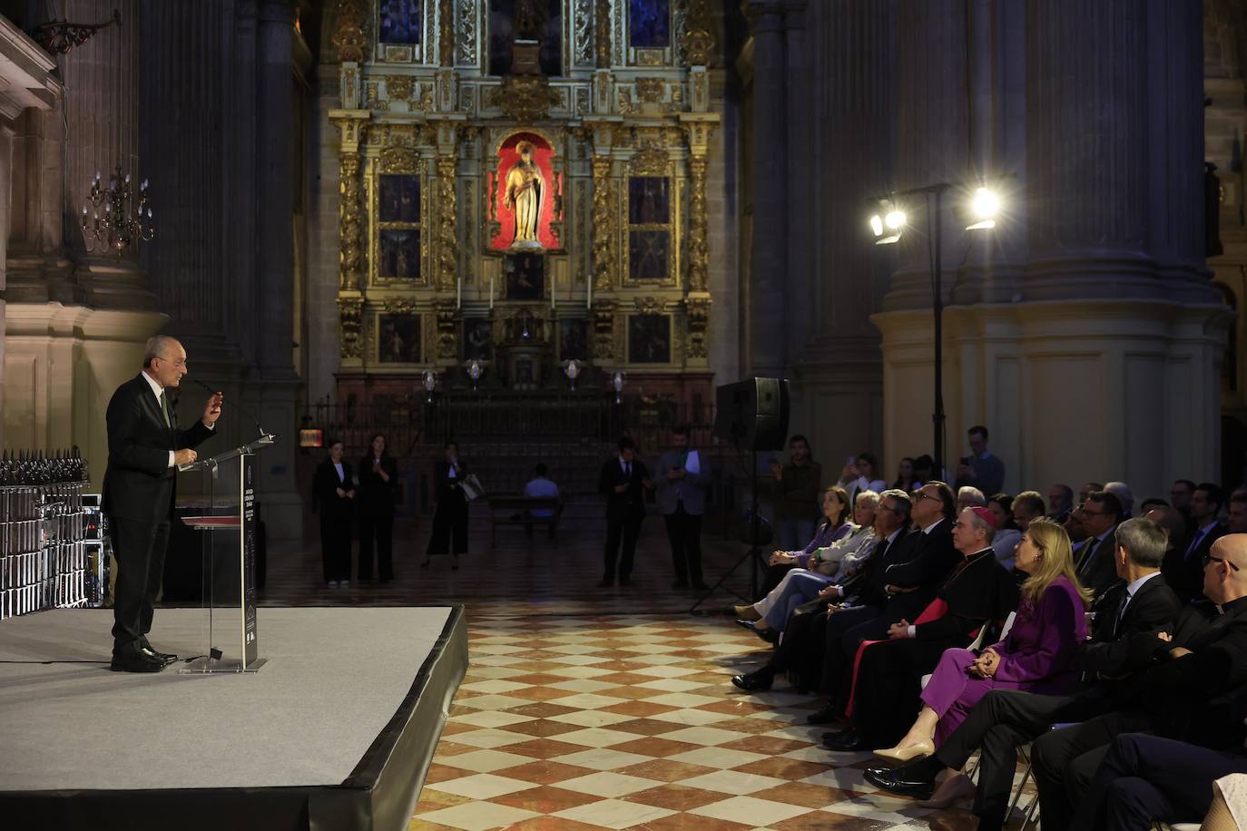 Málaga retoma la obra de su Catedral