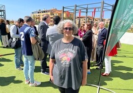 Carmen Giménez, de 62 años, este lunes en las instalaciones de la piscina de Torre del Mar.
