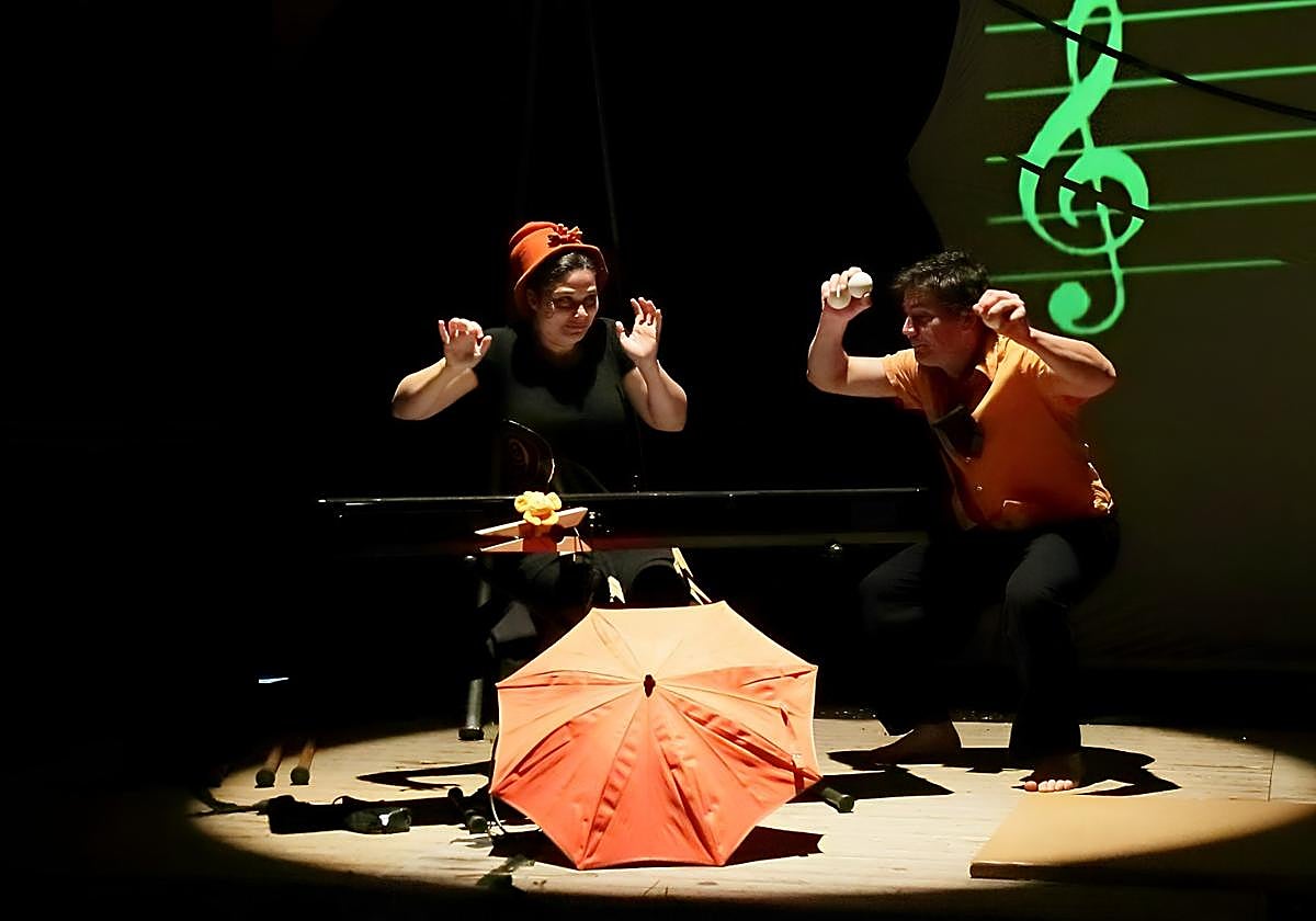 'Entre pinzas', este domingo en el Echegaray.