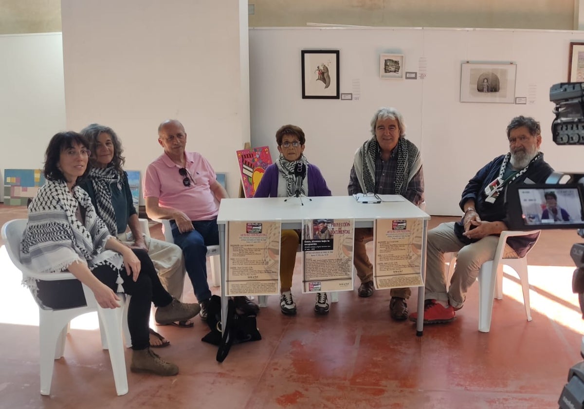 Acto de presentación de la iniciativa benéfica en la antigua Azucarera de Torre del Mar.