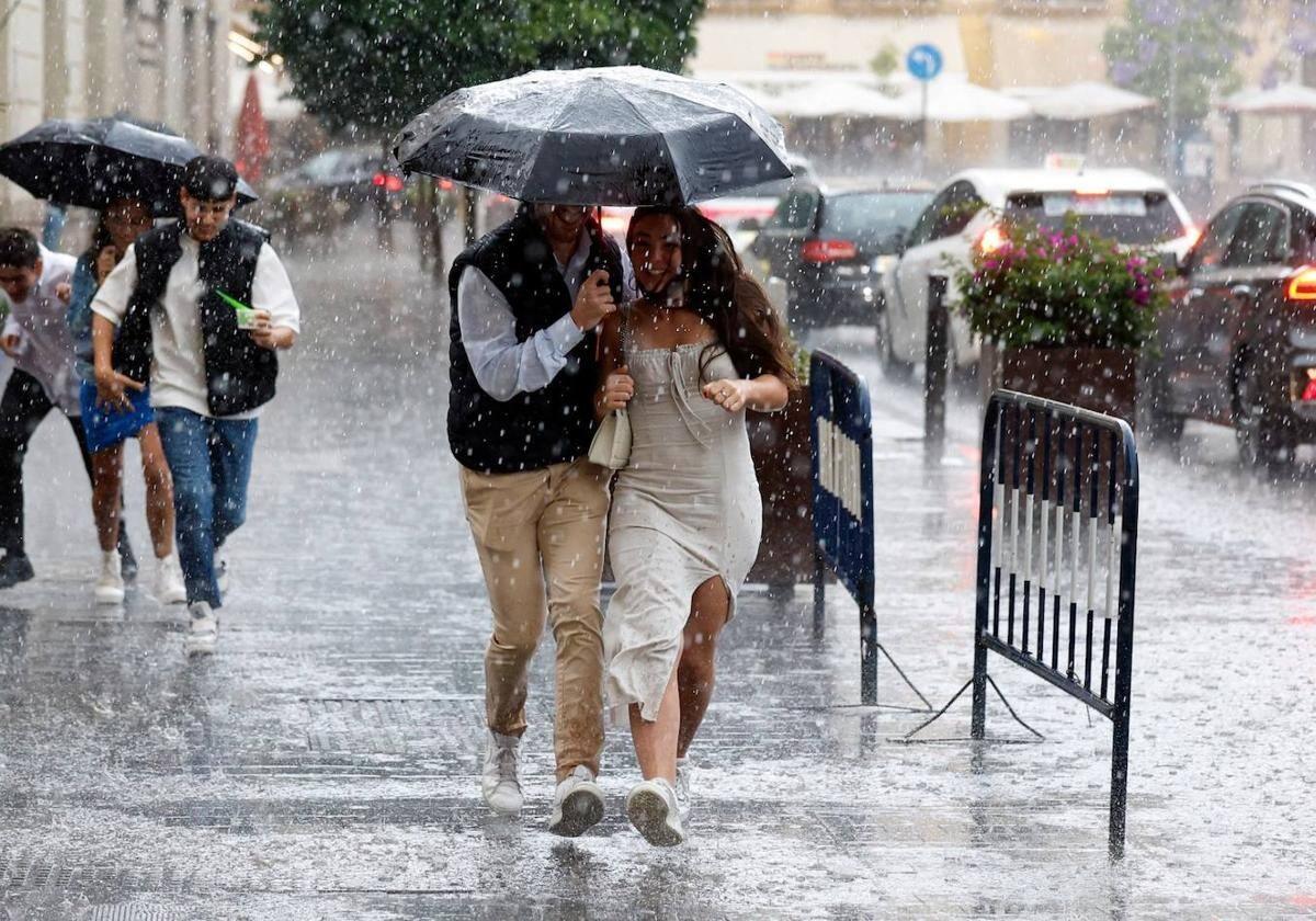 Aemet activa el aviso amarillo por tormentas en Andalucía hoy domingo