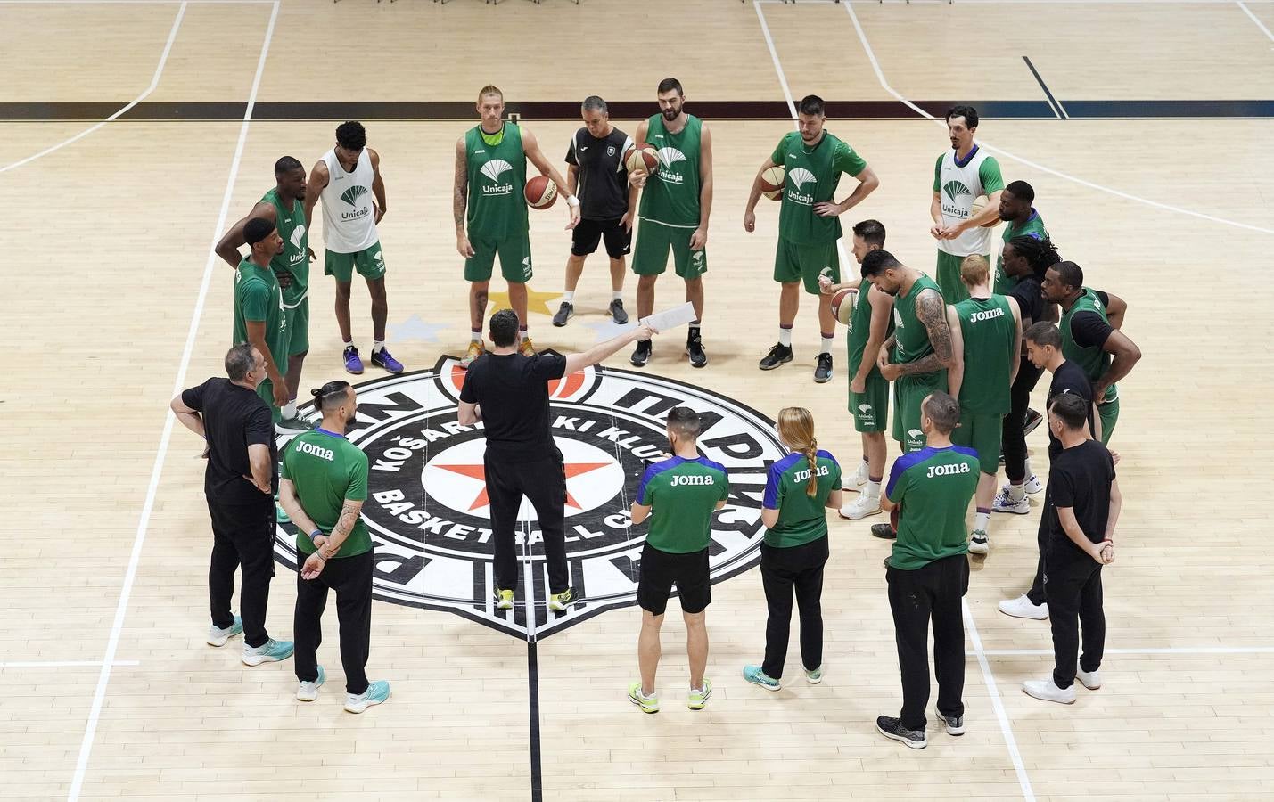 El Unicaja se entrena en la pista del Partizán de Belgrado