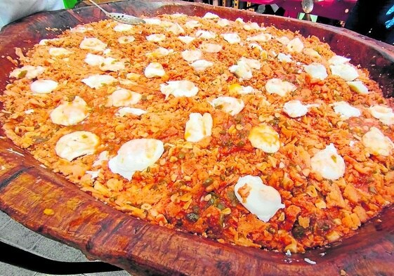 Este plato tradicional se finaliza el domingo en una gran 'teta' de chaparro.