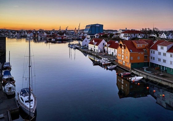 Vista de esta ciudad noruega en la que los colores y los paisajes te cautivan.