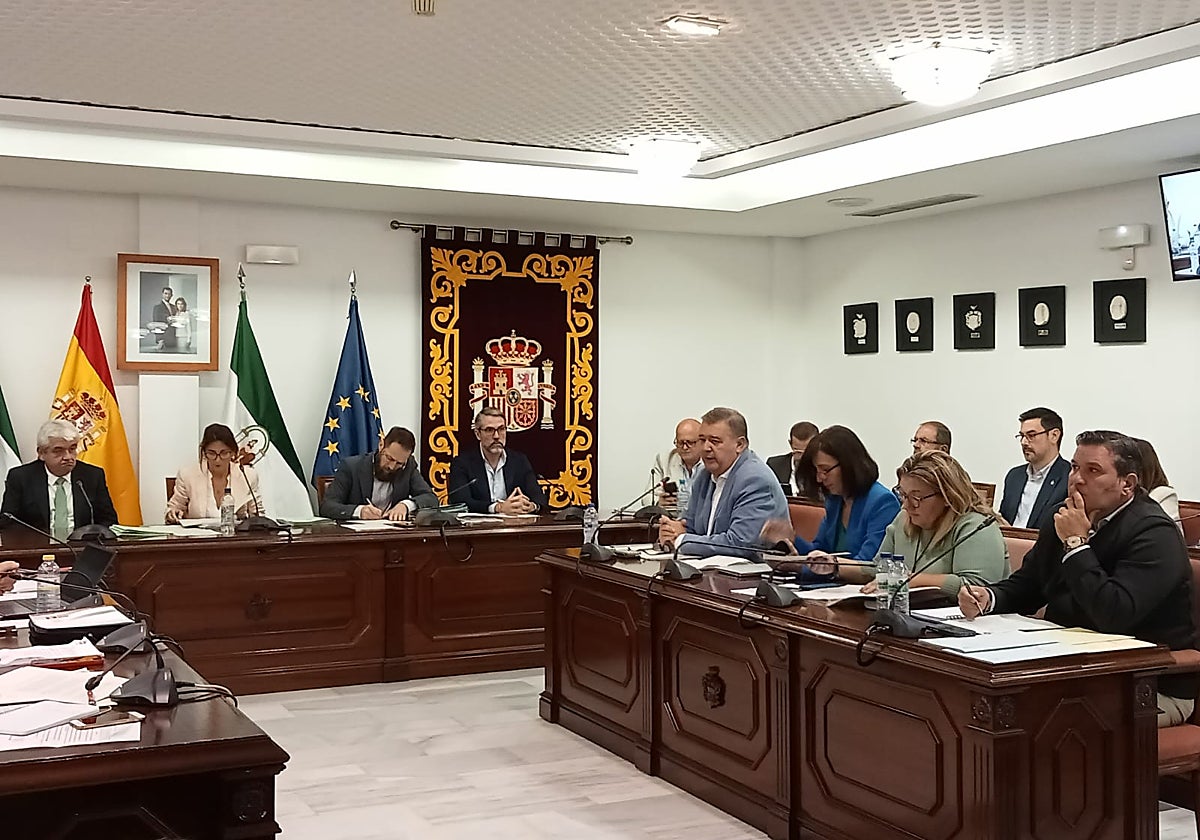 Celebración del pleno ordinario en Mijas.